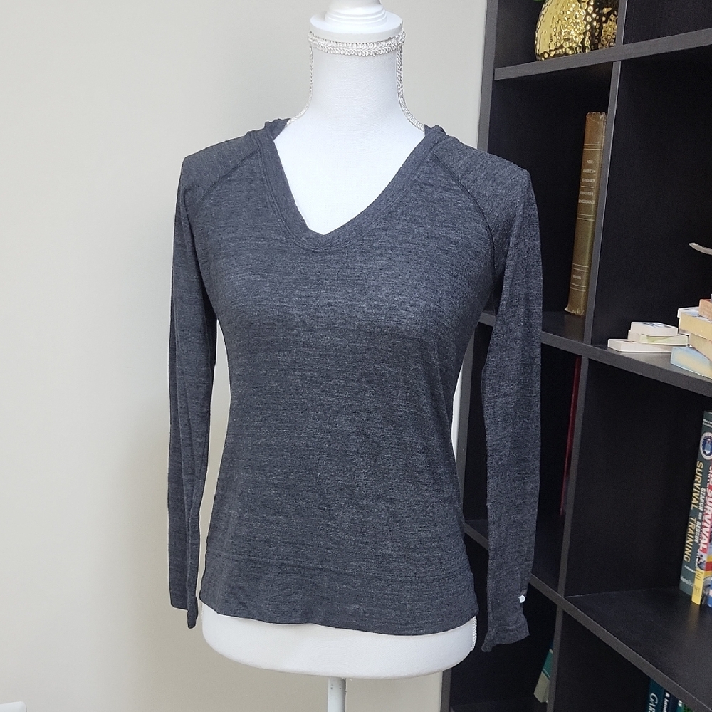 UNDER ARMOUR Gray Semi-Fitted Heat Gear Pullover Hooded Sweatshirt Hoodie